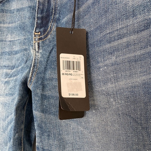 Guess light wash skinny jeans - Picture 3 of 4